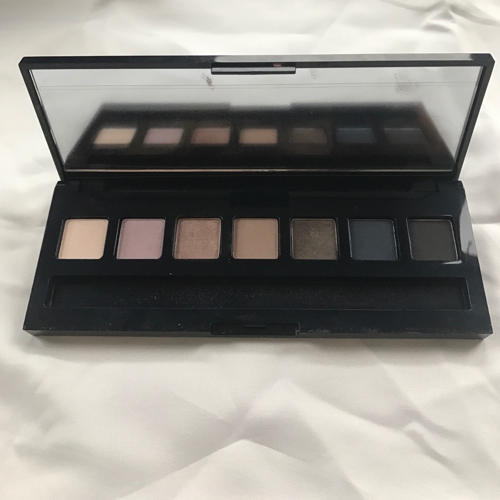 Estée Lauder eyeshadow palette