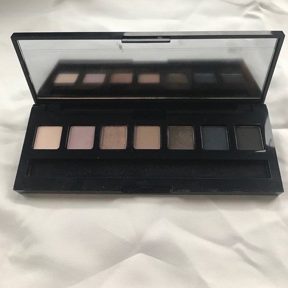 Estée Lauder eyeshadow palette - Picture 1 of 2