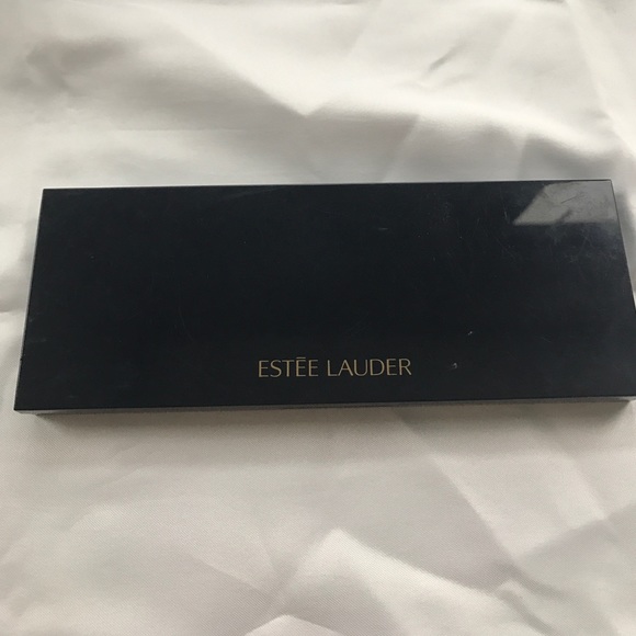 Estée Lauder eyeshadow palette - Picture 2 of 2
