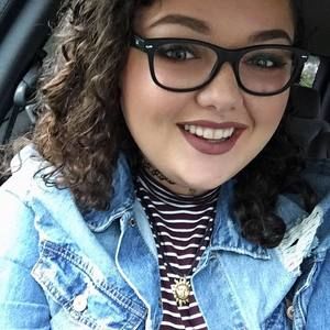 Meet your Posher, Carolina