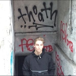 Meet your Posher, Alex