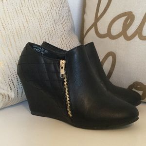 Bella Marie Wedge Zip Side Dress Shoes