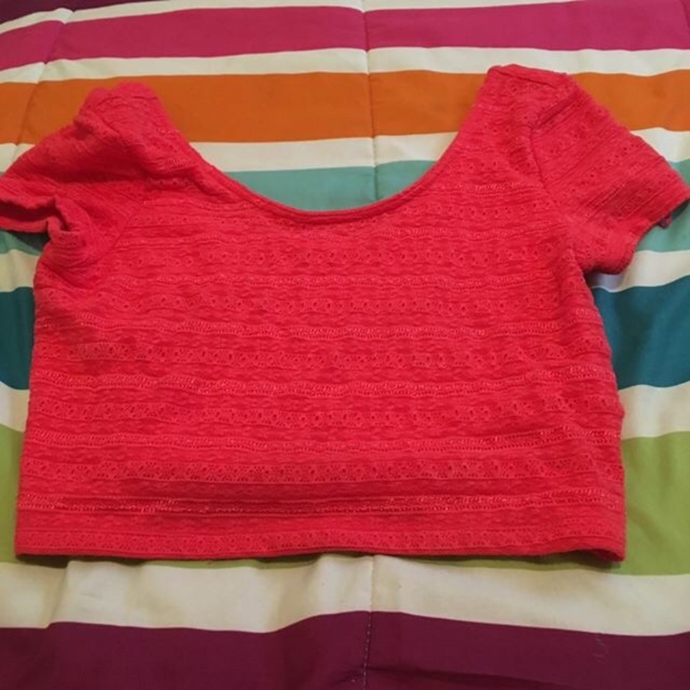 Crop top