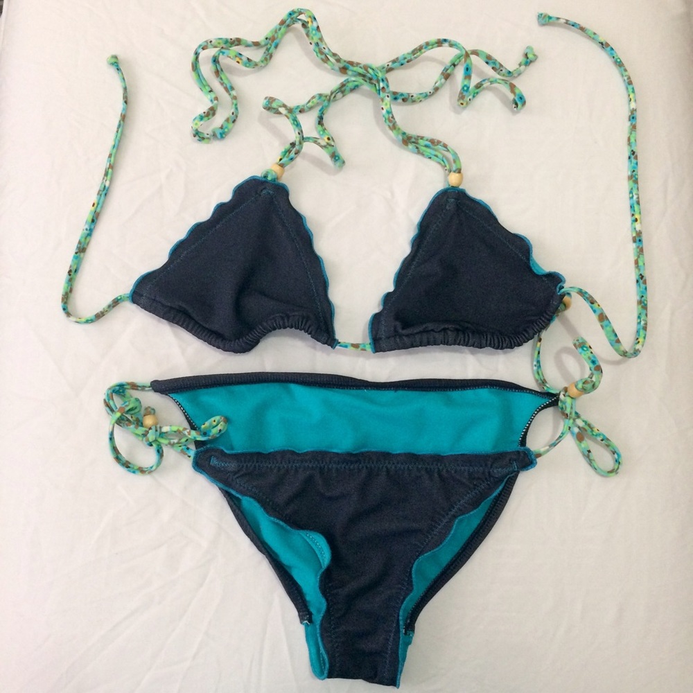 Cute Ruffled Bikini 👙 - Picture 2 of 5
