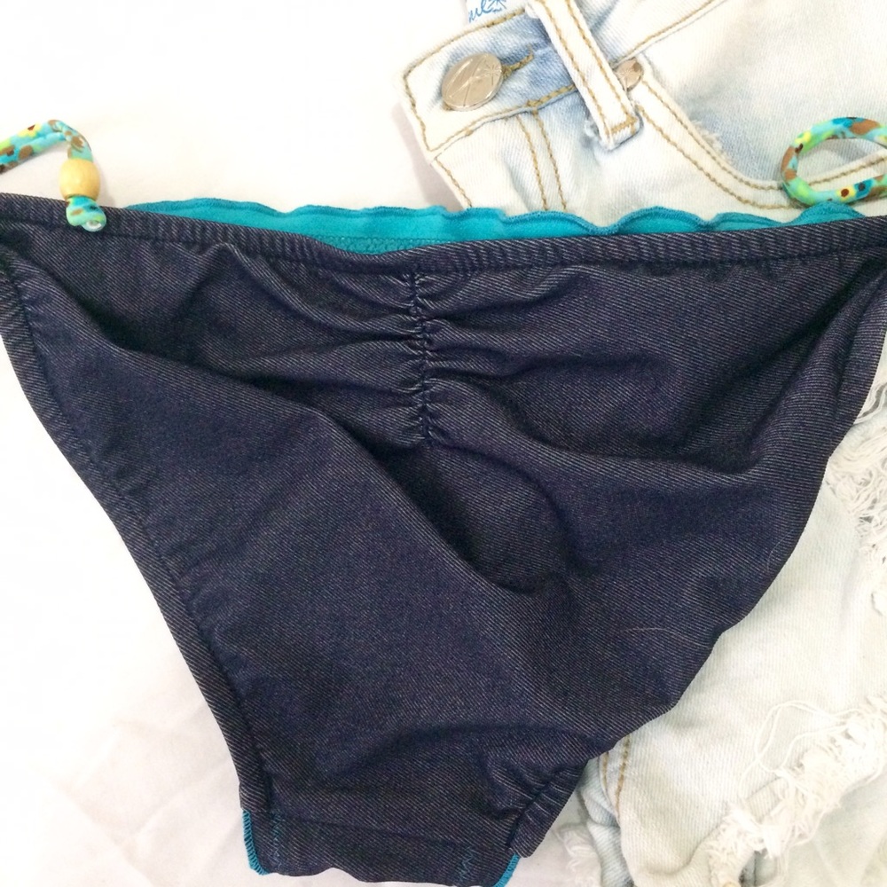 Cute Ruffled Bikini 👙 - Picture 5 of 5