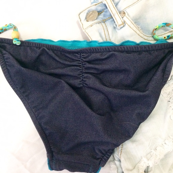 Cute Ruffled Bikini 👙 - Picture 5 of 5