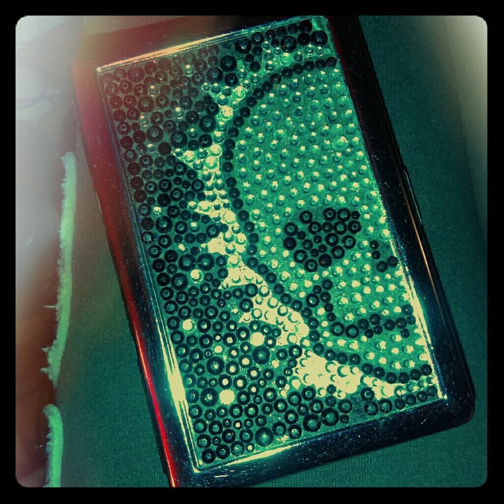 Blinged out metal case blk and diamond like stones