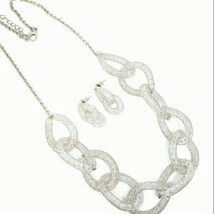 Silver plated Mesh Necklace With Sparkling Crystal