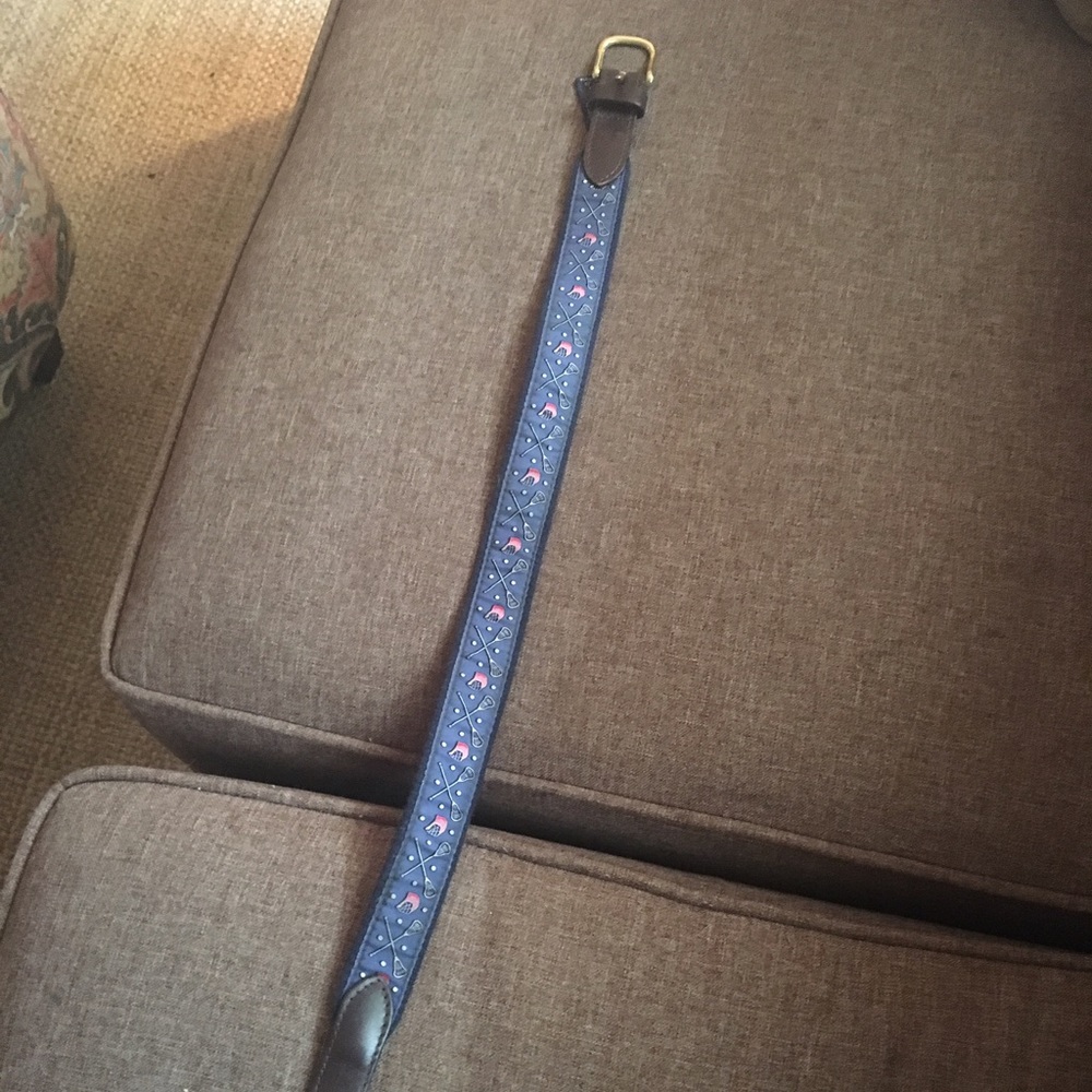 Vineyard vines boys belt size 24