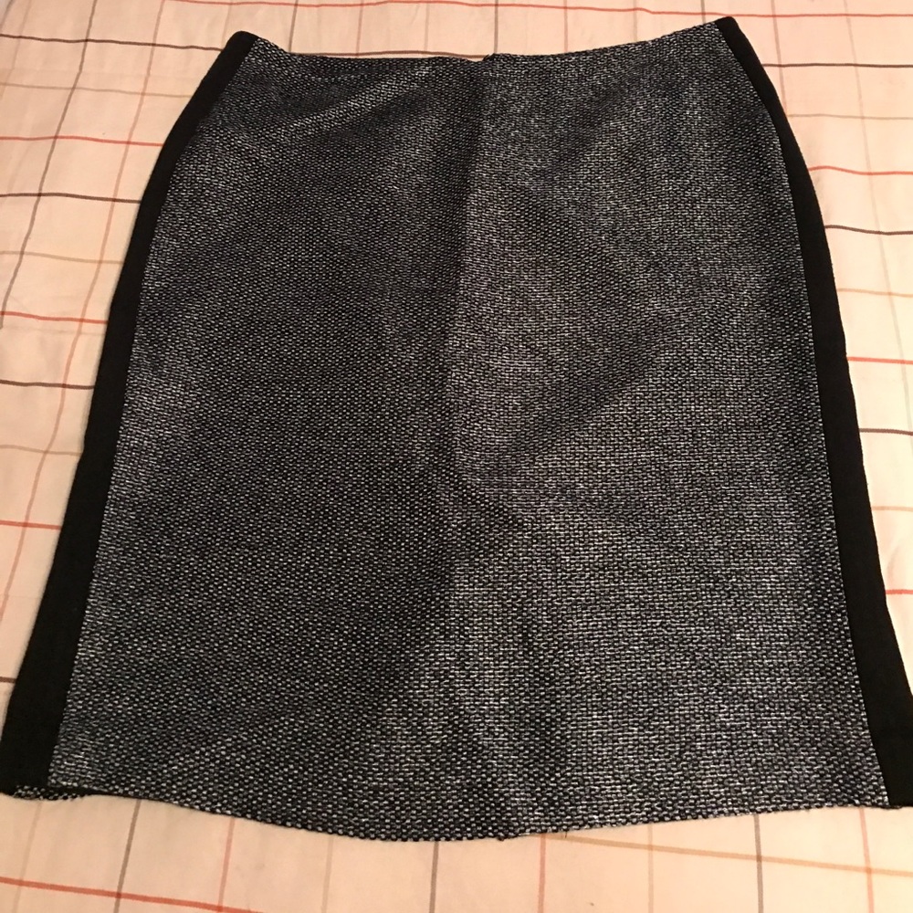Anne Klein tweed skirt size 8