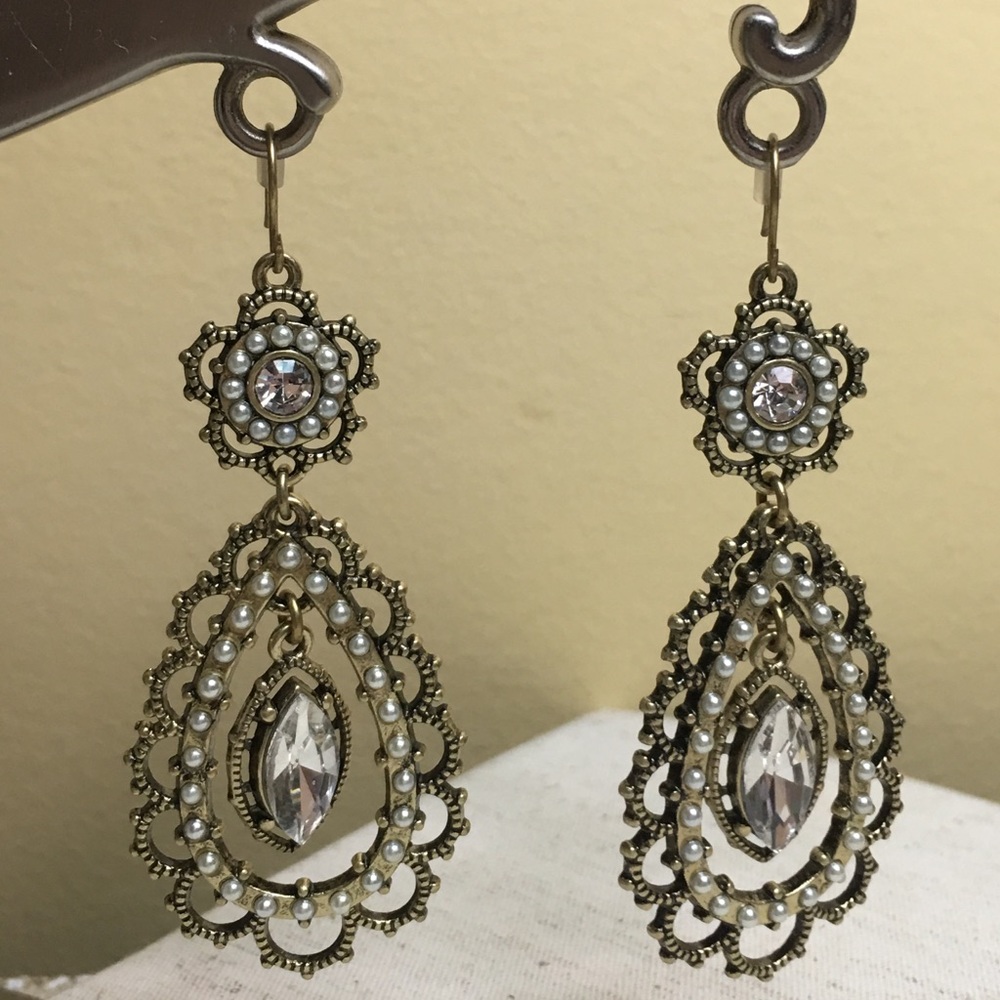 Chloe + Isabel drop earrings