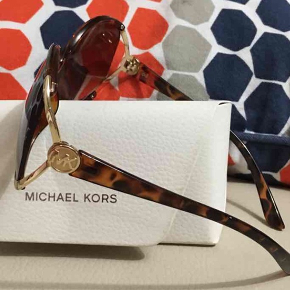 Sold - Picture 2 of 6