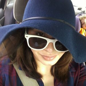 Meet your Posher, Danielle