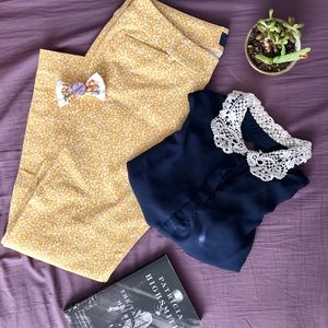 Old Navy Mid-Rise Pixie Ankle Pants Yellow Floral
