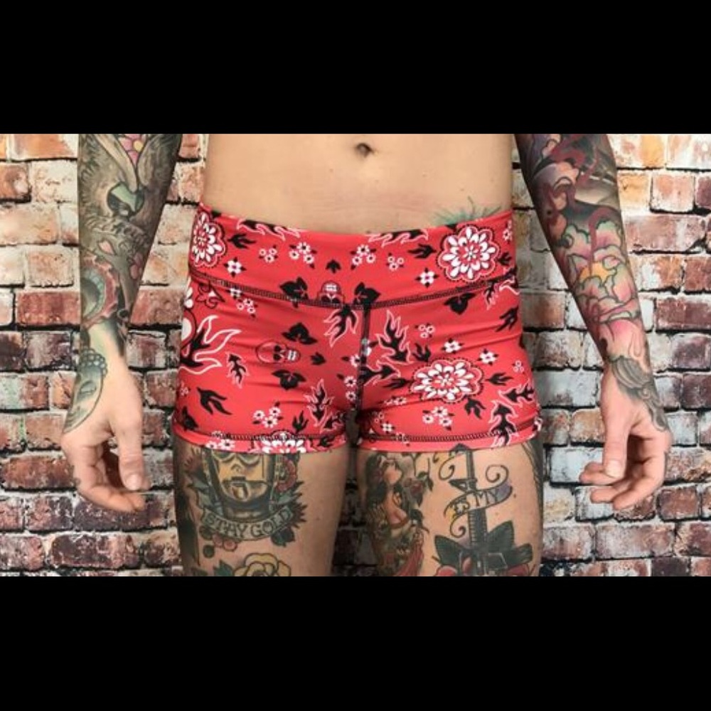 Fleo booty shorts, DNDL edition size S