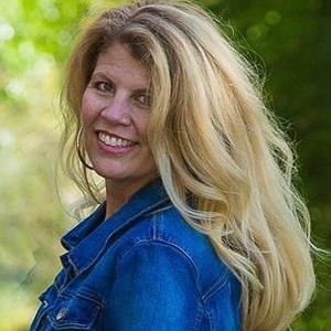 Meet your Posher, Raquel