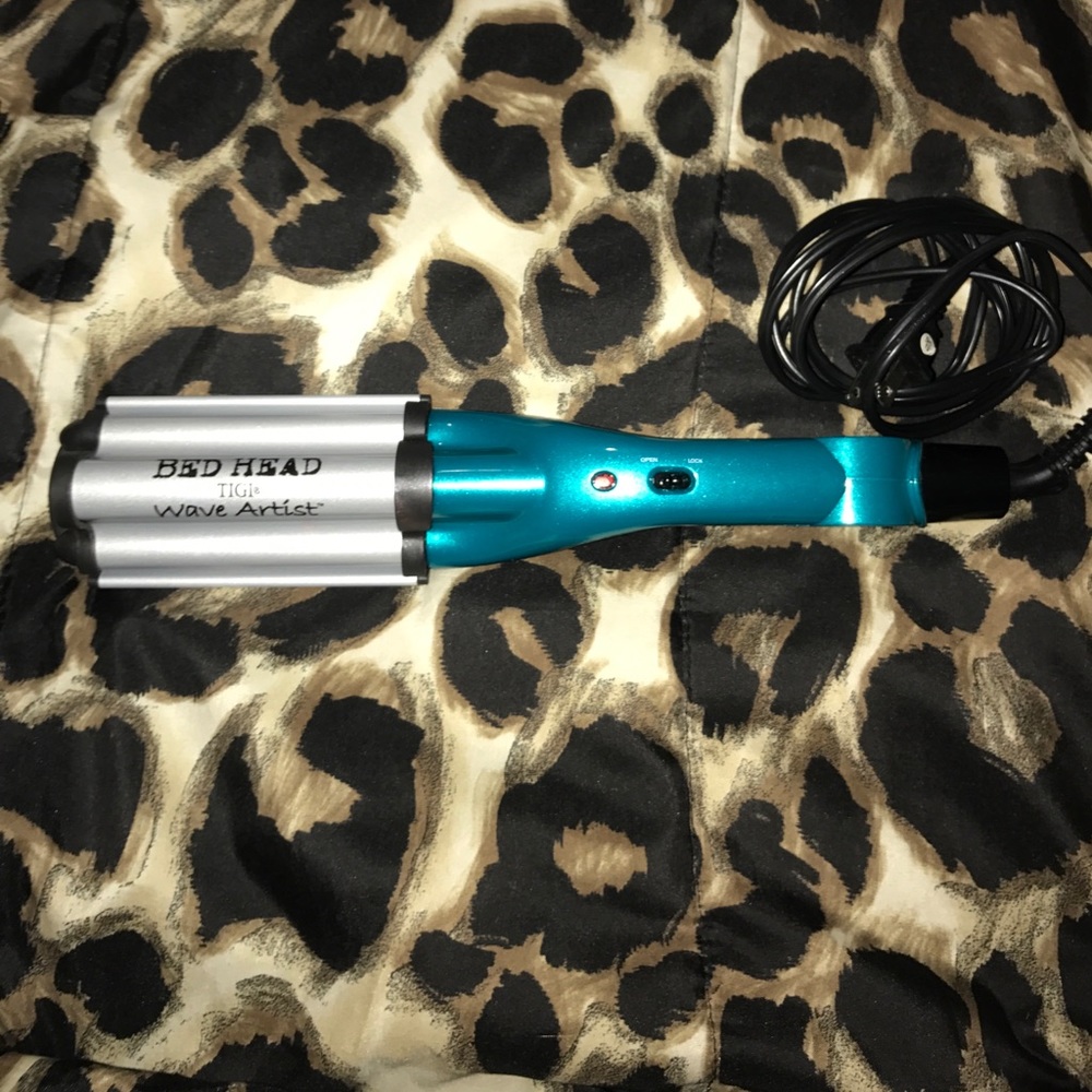 Only Used Once! Bed Head Wave Artist!