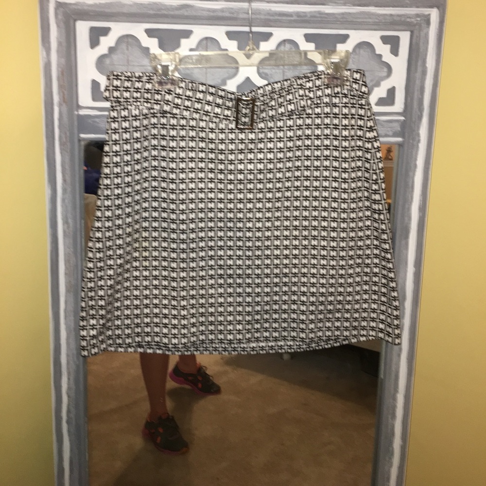 ON SALE Belted skirt FREE GIFT W PURCHASE