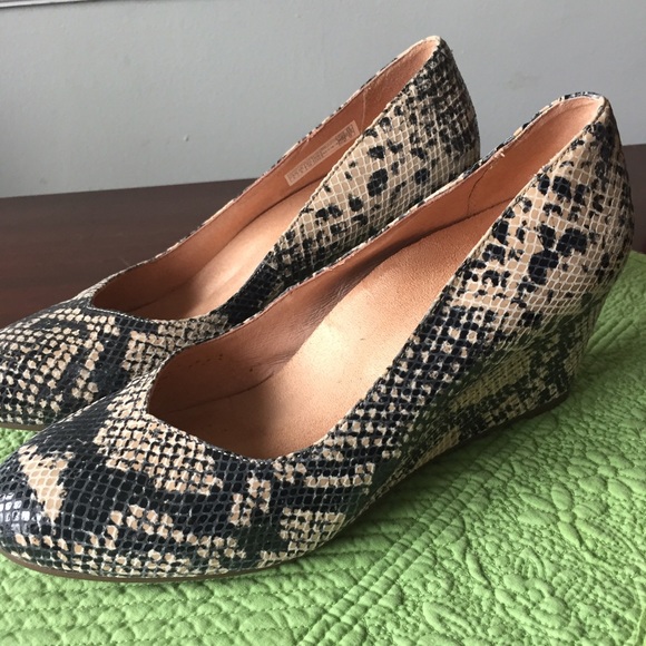 vionic snakeskin shoes