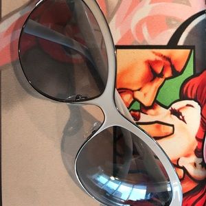 Valentino authentic sunglasses 😎