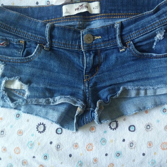 🌺SOLD🌺 Hollister Distressed Denim Shorts - Picture 2 of 6