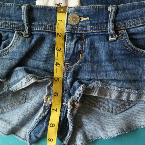 🌺SOLD🌺 Hollister Distressed Denim Shorts - Picture 5 of 6