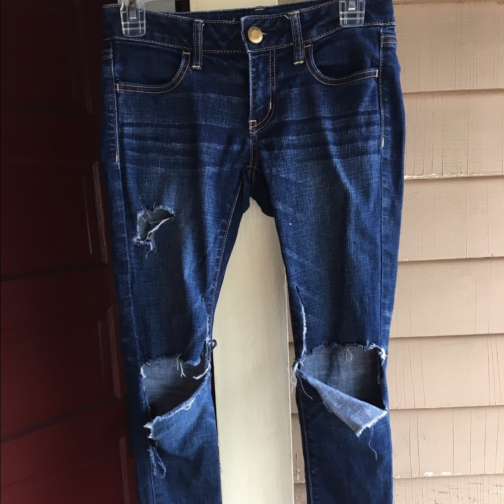 Low rise American Eagle Ripped Jeans