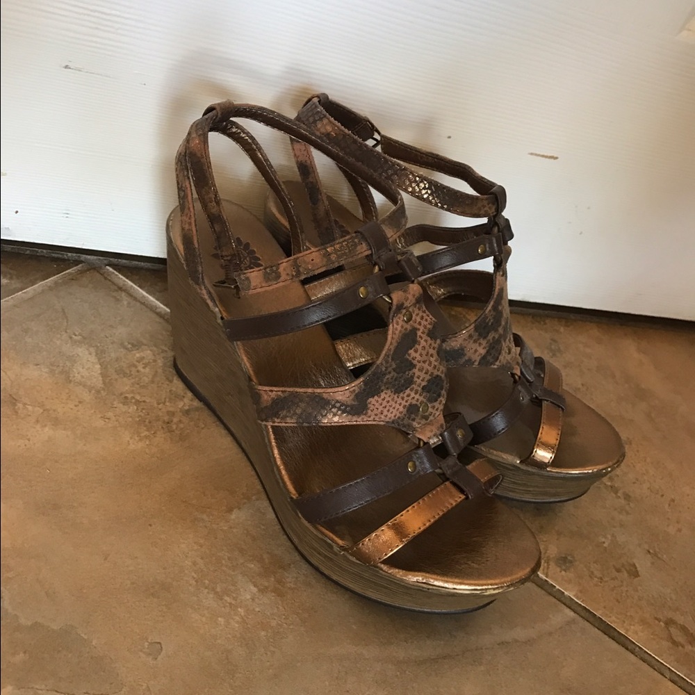 Brown wedges