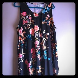 Soma comfortable tropical-look sleeveless top