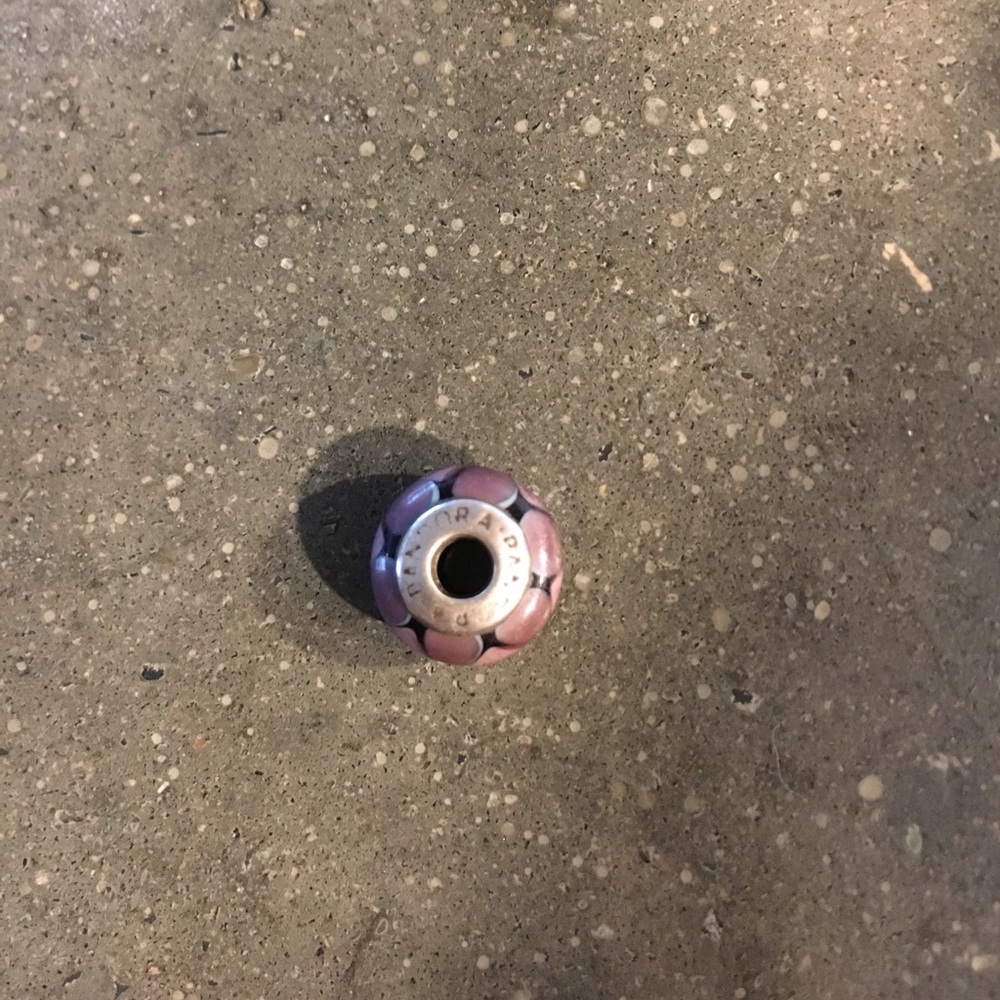 Authentic Pandora Murano glass bead.
