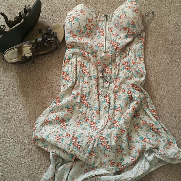 Floral | Summer | Dress - Picture 2 of 3