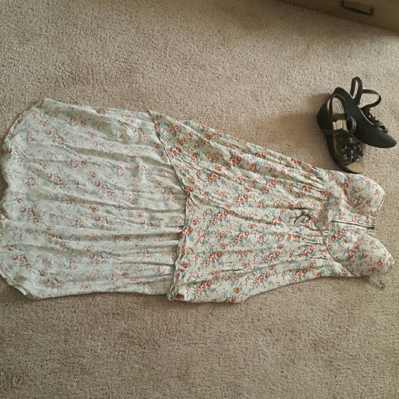 Floral | Summer | Dress - Picture 3 of 3