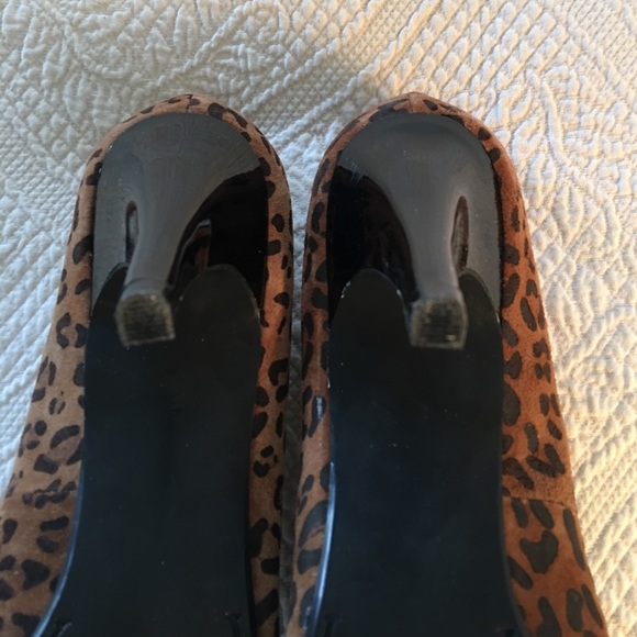 Suede Embossed Cheetah Heels Leather Heel 8M - Picture 4 of 7