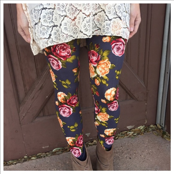 LAST PAIR!!!!👈🏻🙀CHARCOAL SPRING FLORAL LEGGINGS - Picture 2 of 2