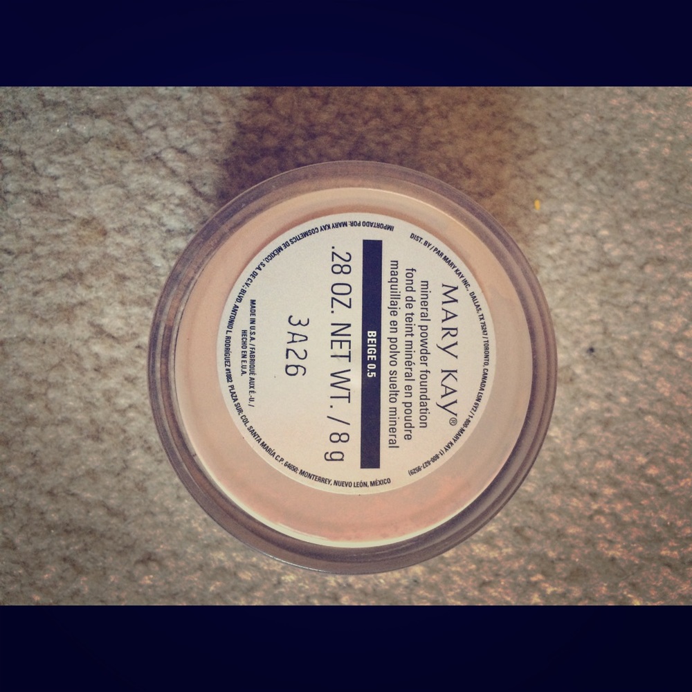 Mary Kay Mineral Foundation-Beige 0.5
