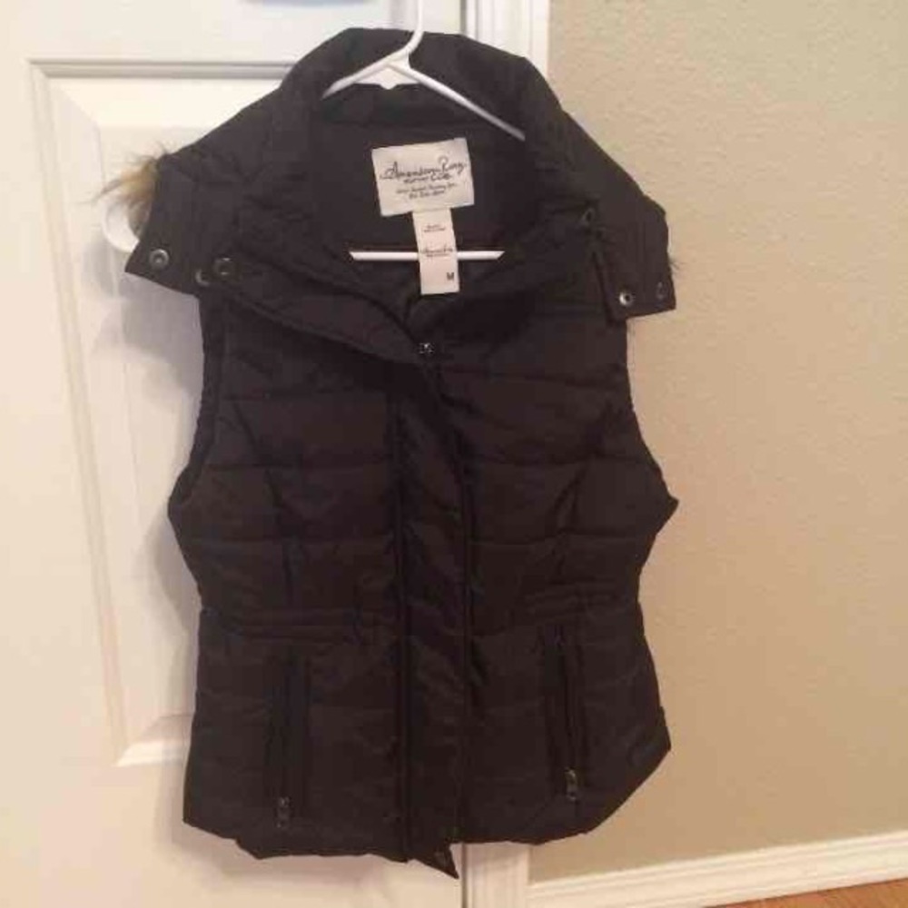 American Rag black puffer vest