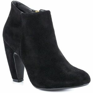 Steve Madden Panelope Suede Booties