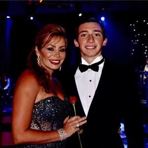 Meet your Posher, Jj