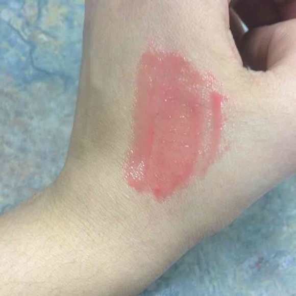 Hourglass Lipgloss - Picture 2 of 4