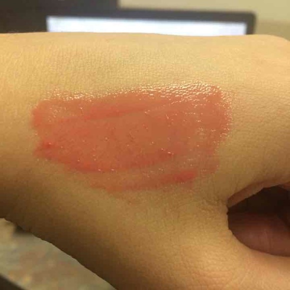 Hourglass Lipgloss - Picture 4 of 4