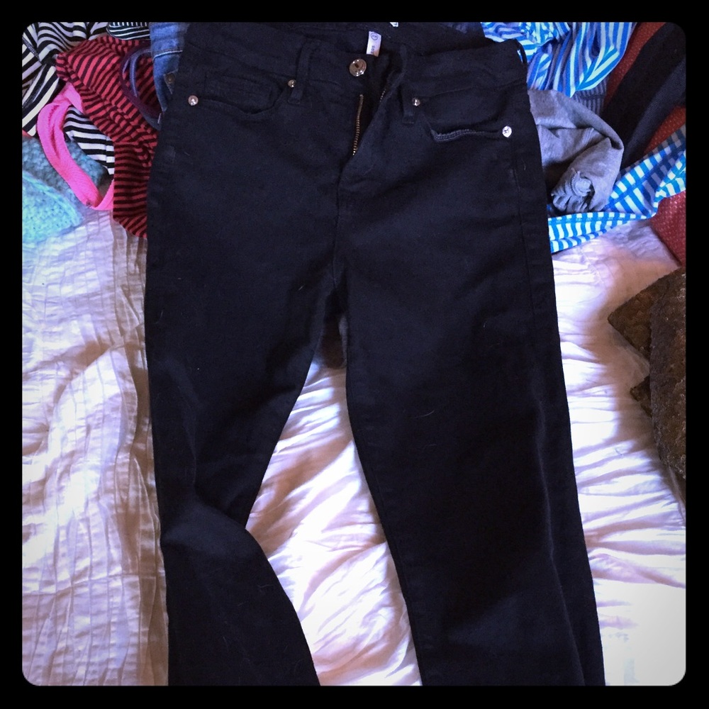 khloe kardashian good American black jeans