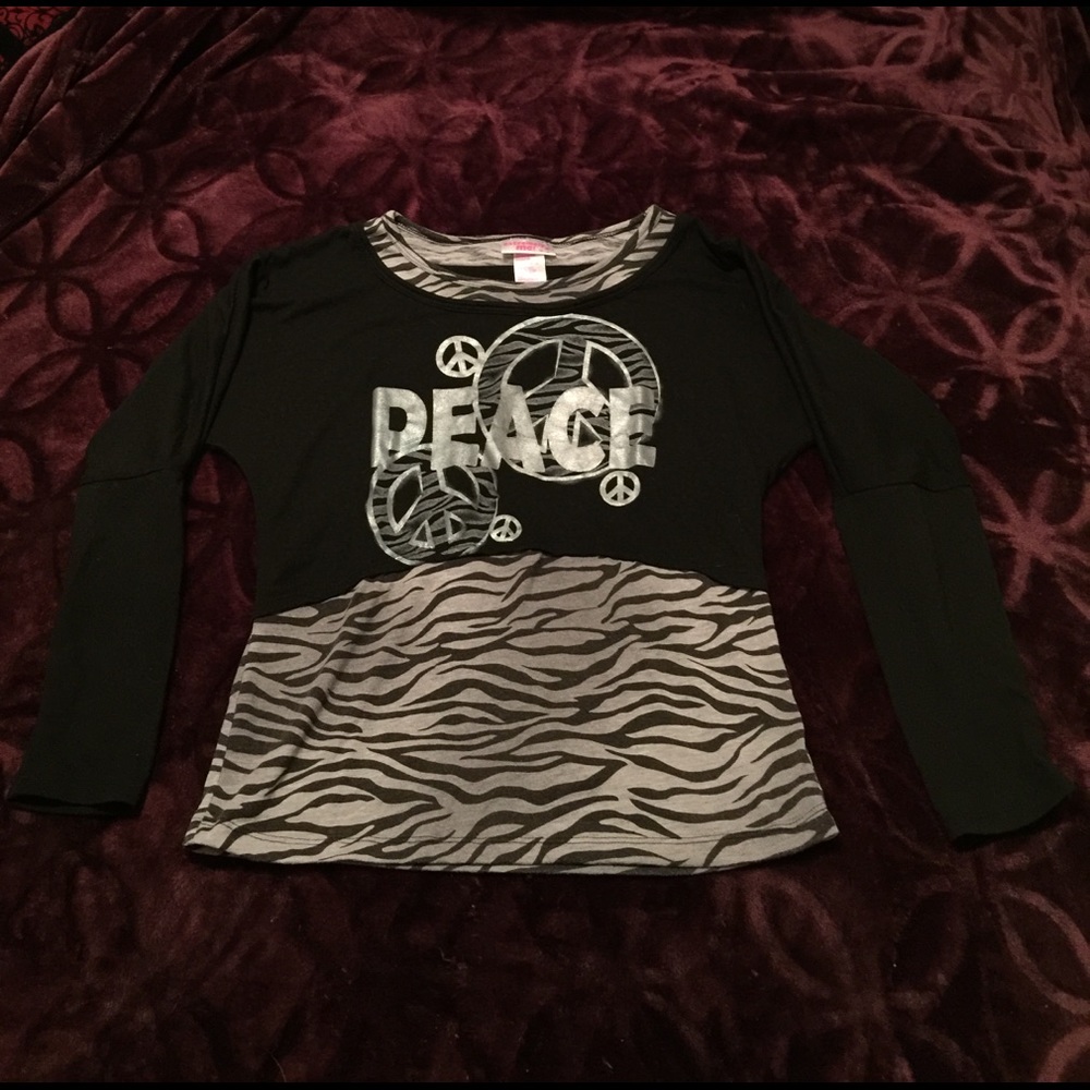 Layered Look PEACE Shirt - like new