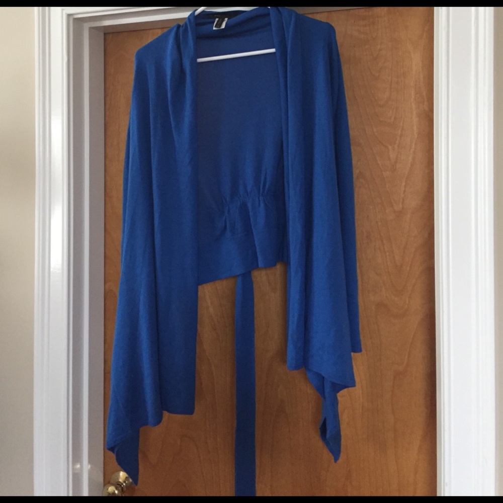 BCBG chal/cape
