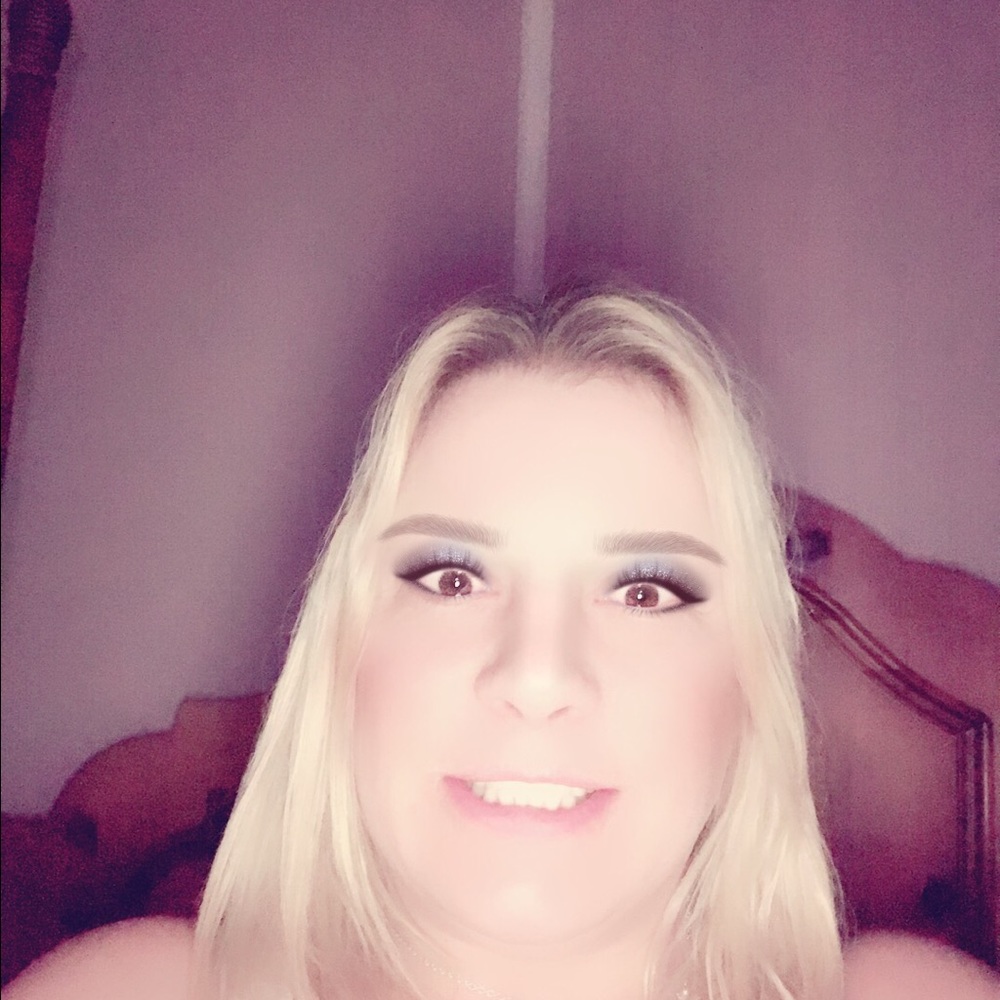 Meet your Posher, Renee