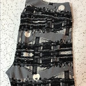 LuLaRoe TC NEW YORK BROOKLYN BRIDGE leggings