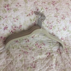 Set of TEN huggable hangers (ivory)