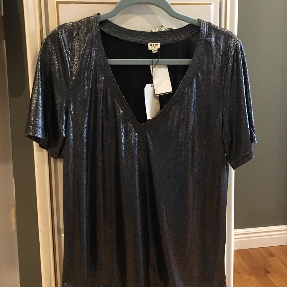 Uniq metallic tee MED nwt