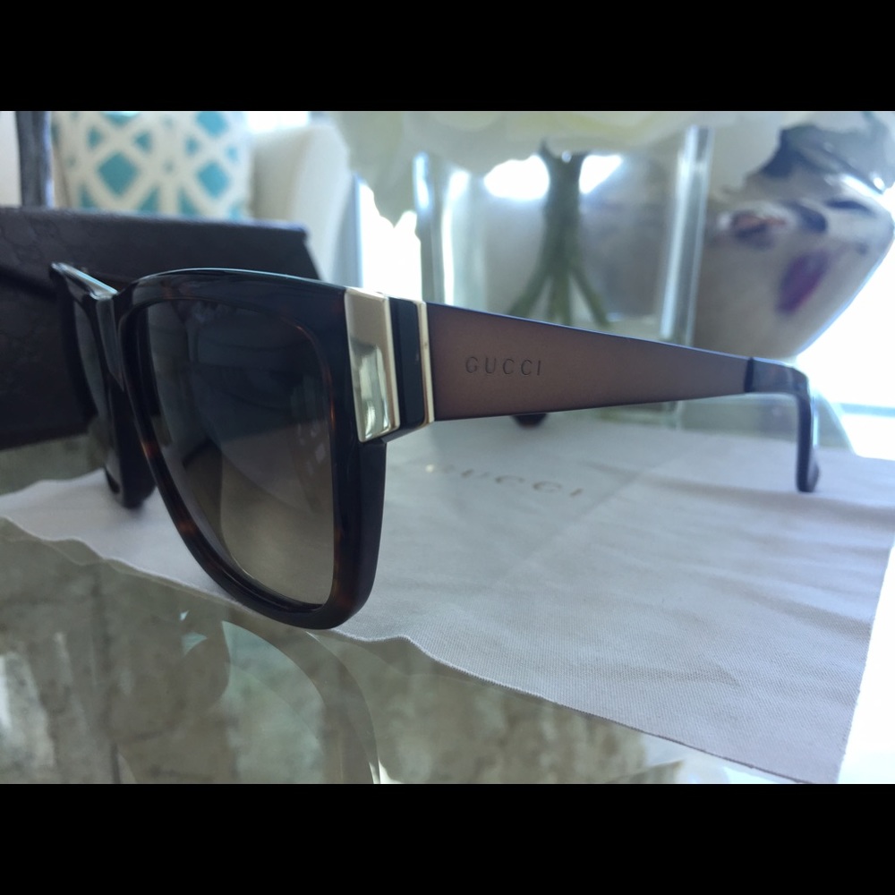 Gucci Sunglasses - Picture 5 of 15