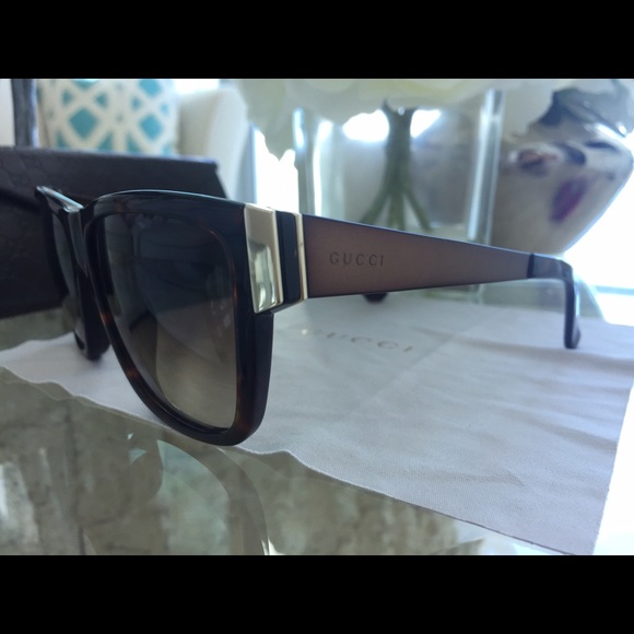 Gucci Sunglasses - Picture 2 of 4