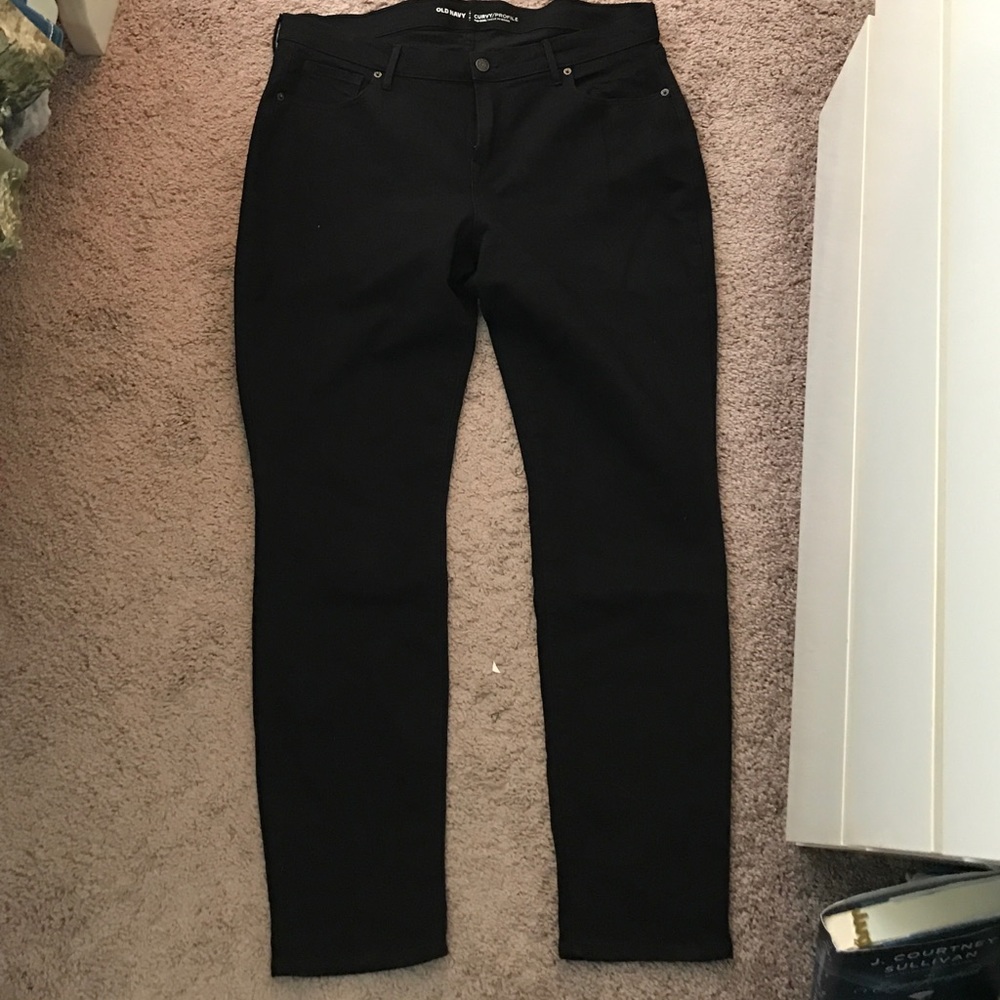 A stylish pair of black Old Navy skinny jeans!!